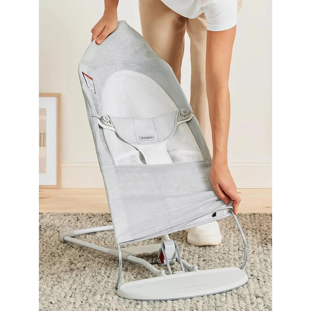 BabyBjorn Bouncer Balance Soft Mesh Light Grey Silver/White