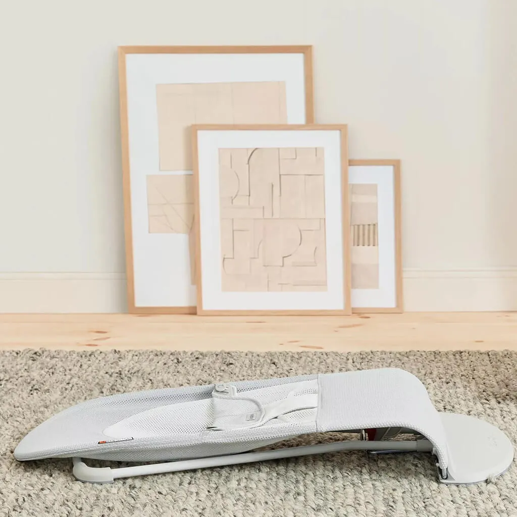 BabyBjorn Bouncer Balance Soft Mesh Light Grey Silver/White