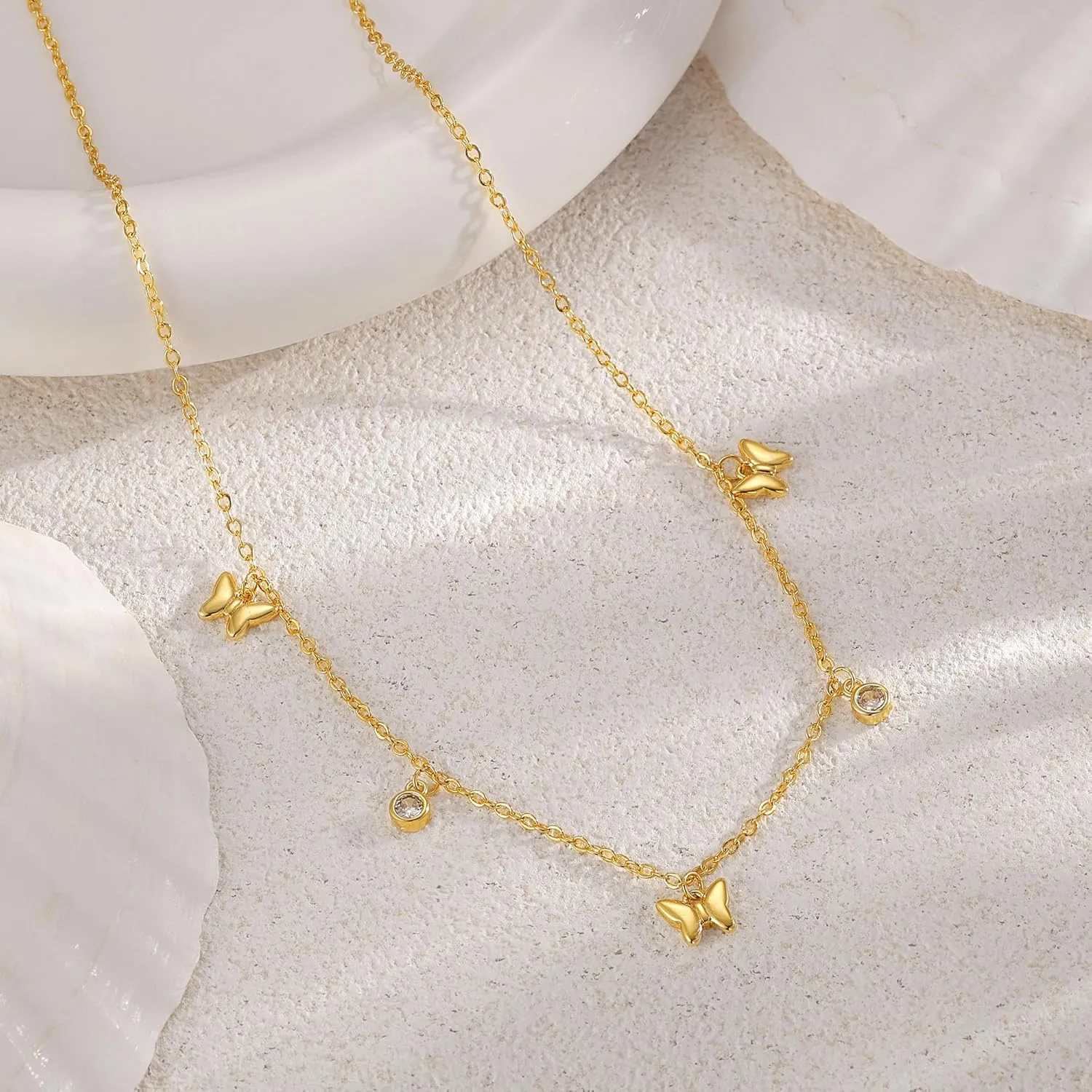 Charm Gold Necklace for Women Trendy, Dainty Gold Necklace Shell Star Butterfly Crystal Choker Necklace Chunky Gold Pendant Necklaces Womens Necklace Jewelry Gift