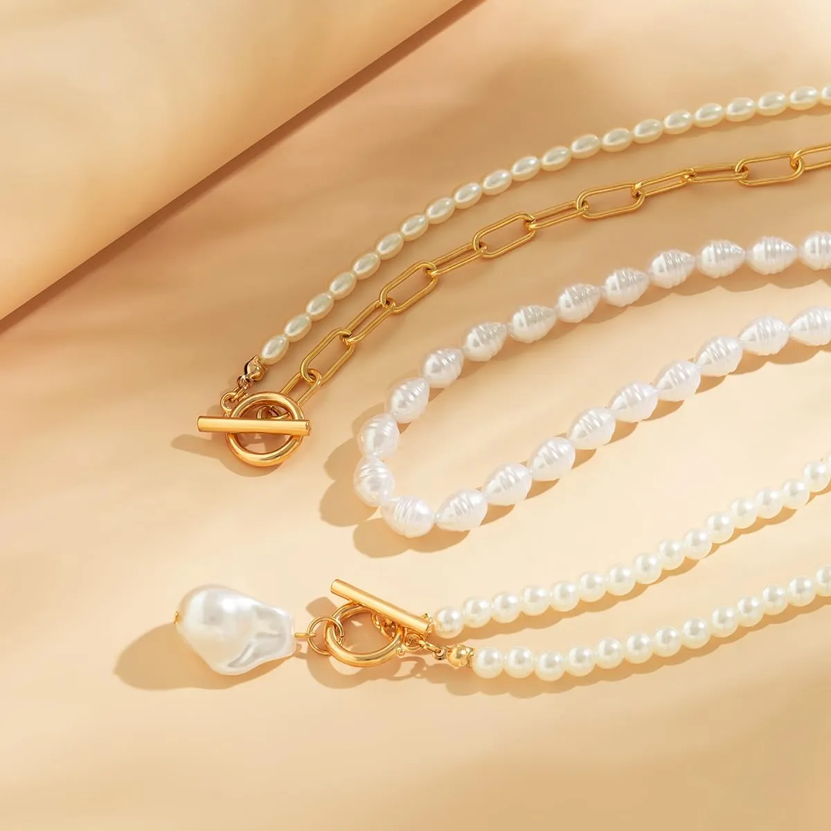 Dainty Layered Pearl Necklaces for Women Gold/Silver Paperclip Chain Pearl Choker Necklaces for Women Vintage Toggle Necklace Chunky Baroque Pearl Necklace