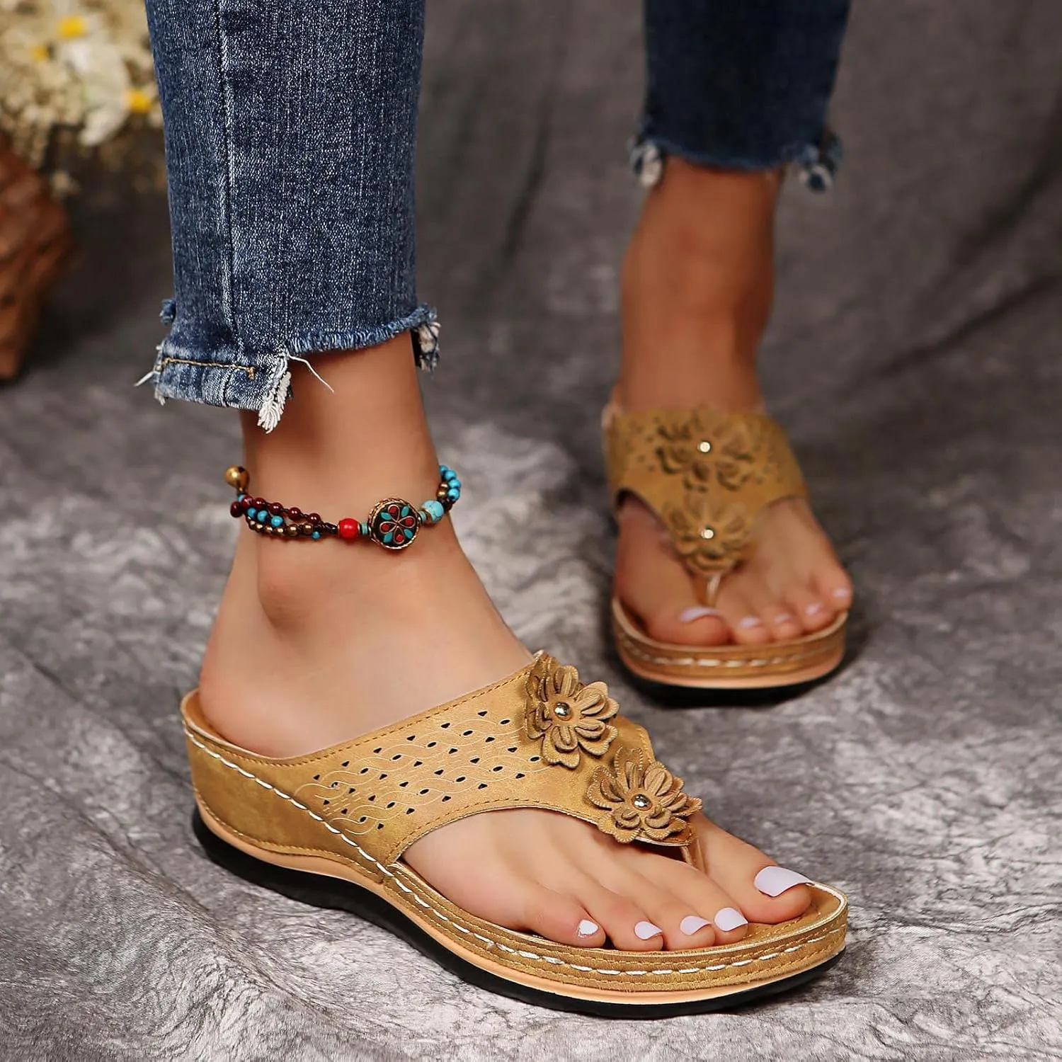 Eduavar Orthopedic Sandals for Women, Sandals Women Comfortable Flip Flops Summer Beach Wedge Sandals with Arch Support