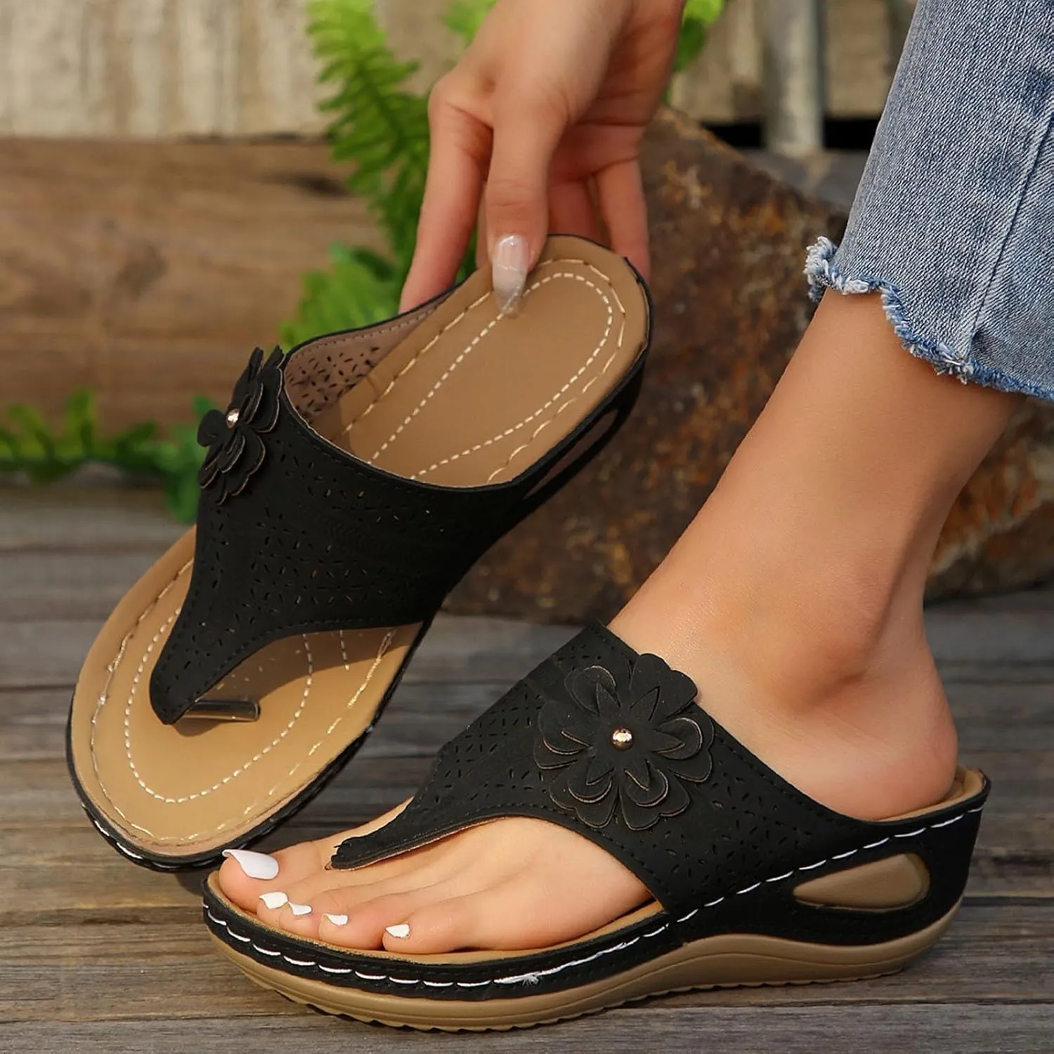 Eduavar Womens Sandals Arch Support Thong Ladies Wedge Sandals Comfortable Summer Orthopedic Beach Lightweight Flip-Flops
