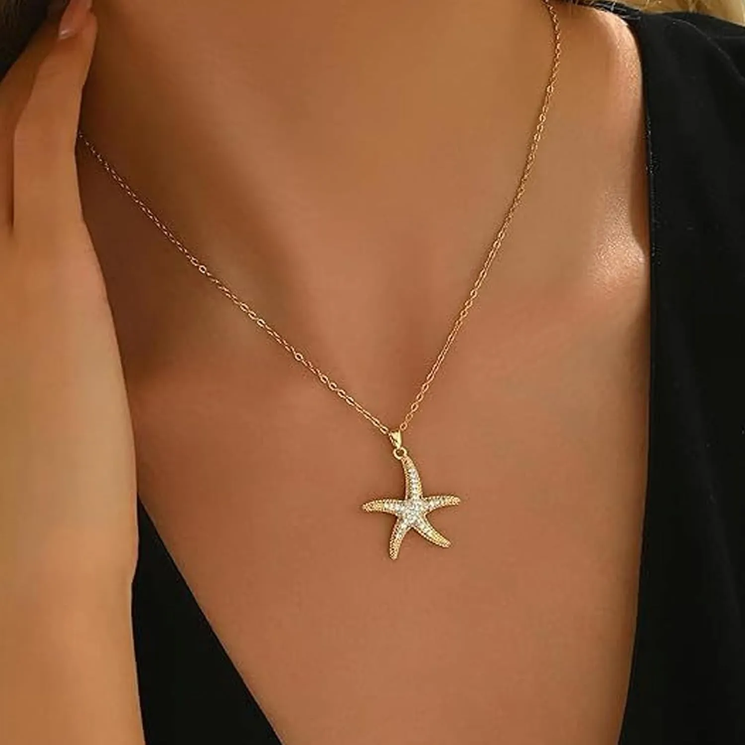 Gold Starfish Necklace for Women Layered Sea Shell Beach Necklaces Starfish Pendant Beachy Ocean Necklace Statement Cowrie Seashell Summer Necklaces for Vacation Jewelry Gifts Trendy Stuff