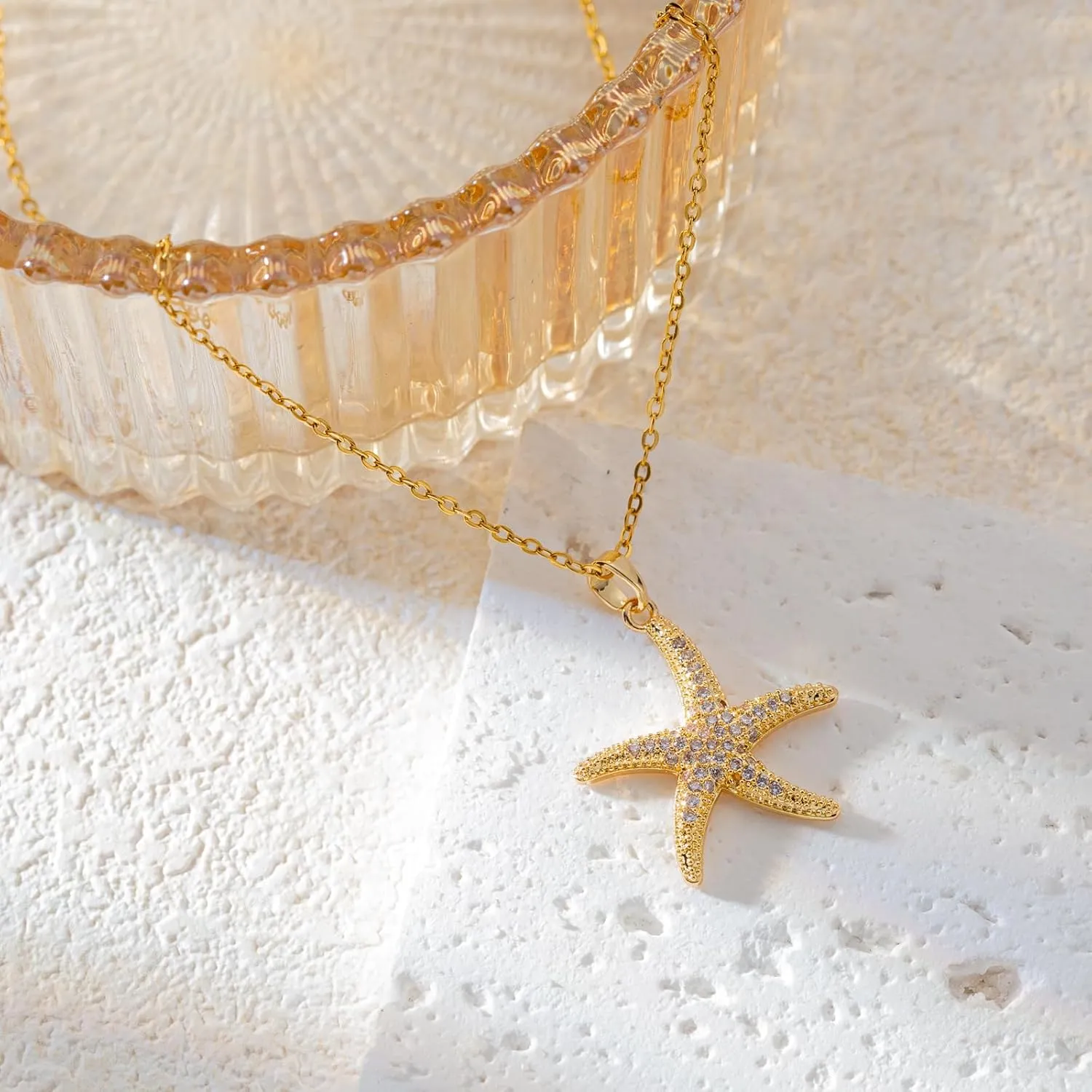 Gold Starfish Necklace for Women Layered Sea Shell Beach Necklaces Starfish Pendant Beachy Ocean Necklace Statement Cowrie Seashell Summer Necklaces for Vacation Jewelry Gifts Trendy Stuff