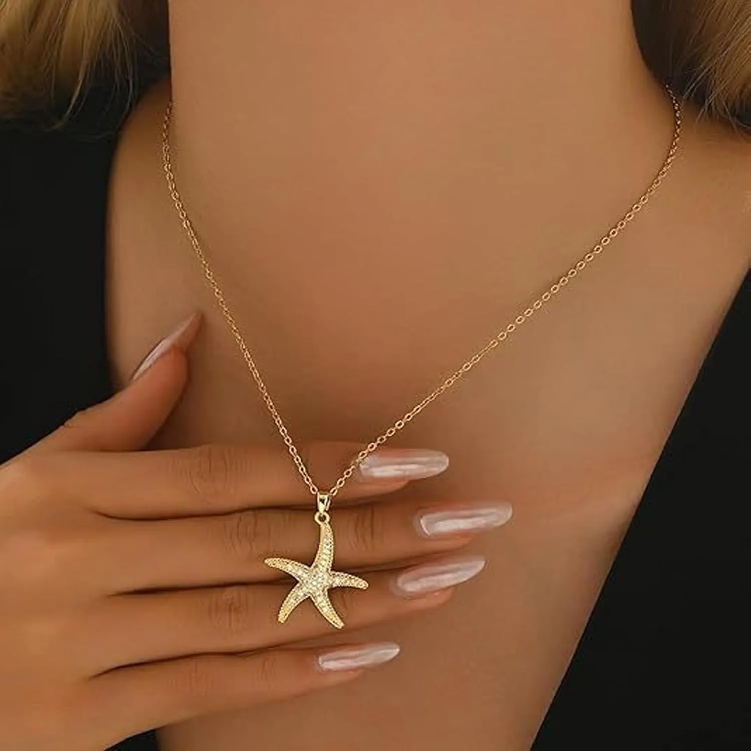 Gold Starfish Necklace for Women Layered Sea Shell Beach Necklaces Starfish Pendant Beachy Ocean Necklace Statement Cowrie Seashell Summer Necklaces for Vacation Jewelry Gifts Trendy Stuff