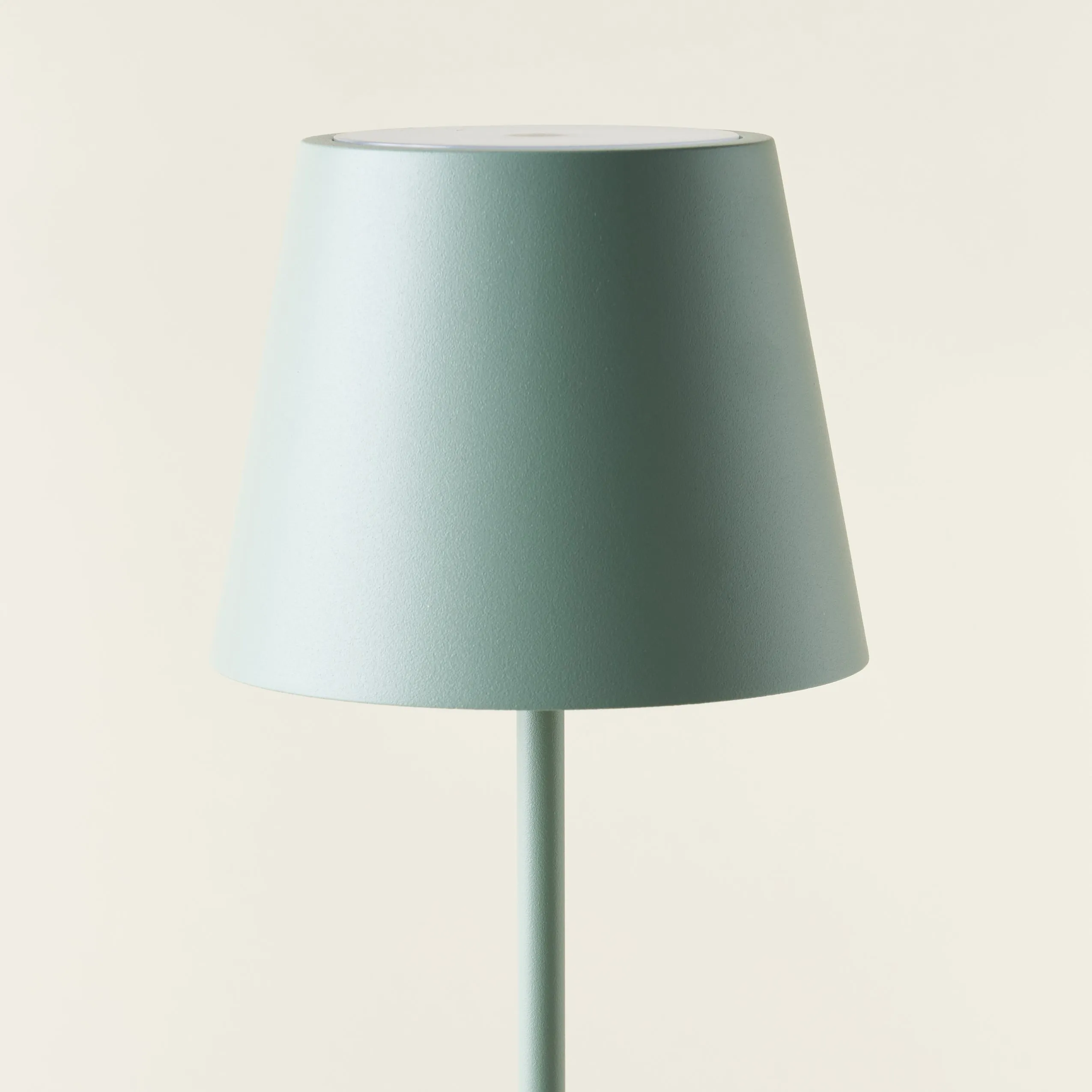 Poldina Pro Table Lamp