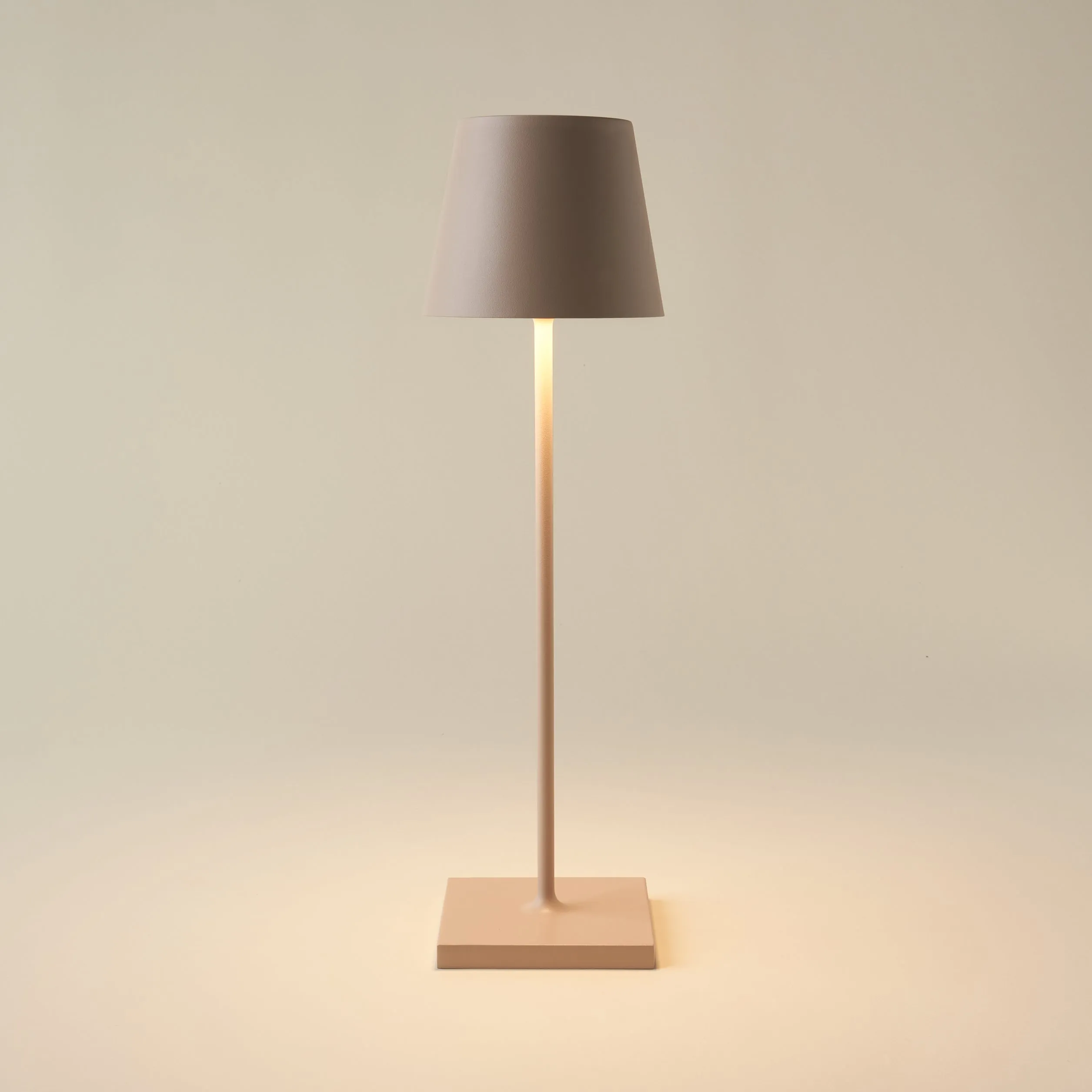Poldina Pro Table Lamp