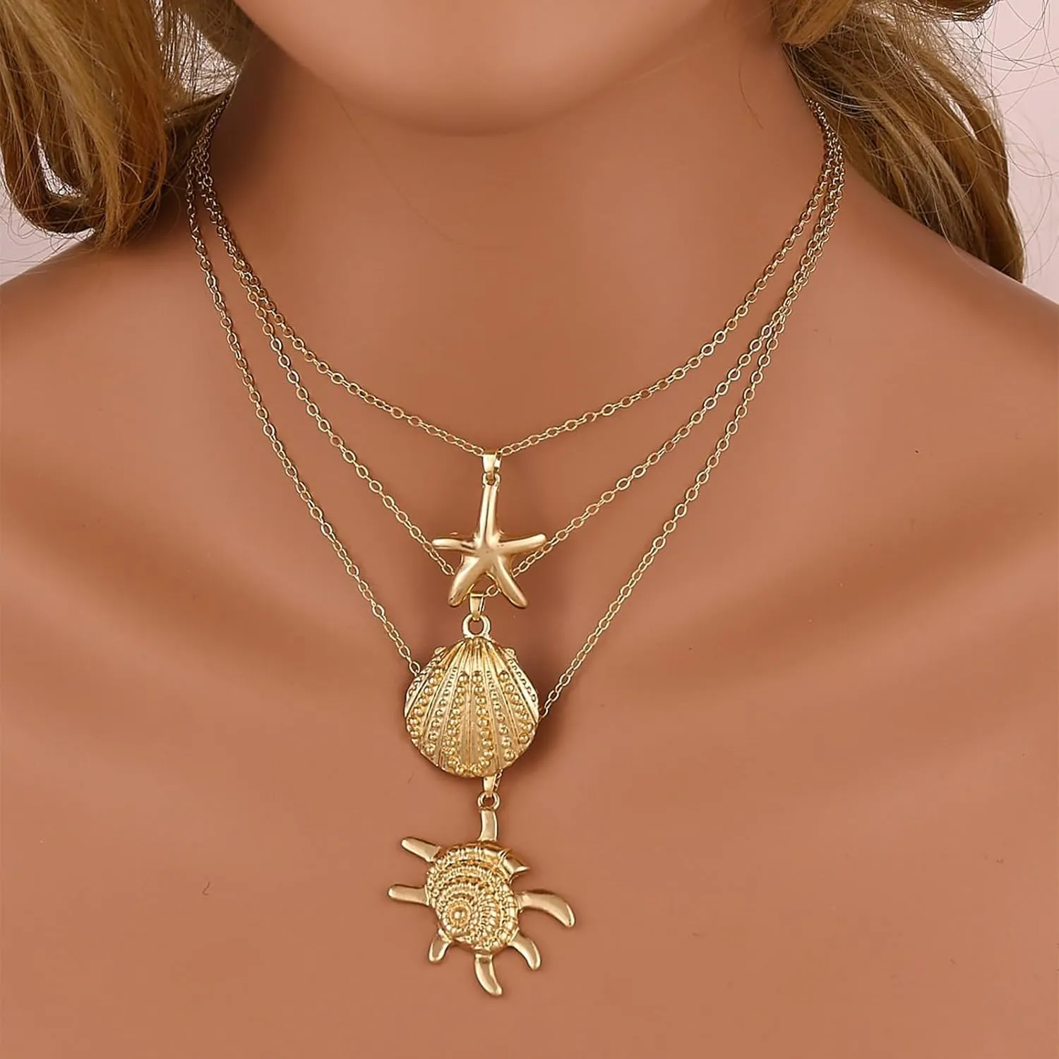 Shell Charm Necklace for Women Gold Starfish SeaShell Choker Necklaces Mermaid Necklace Summer Beach Vacation Jewelry Accessorie