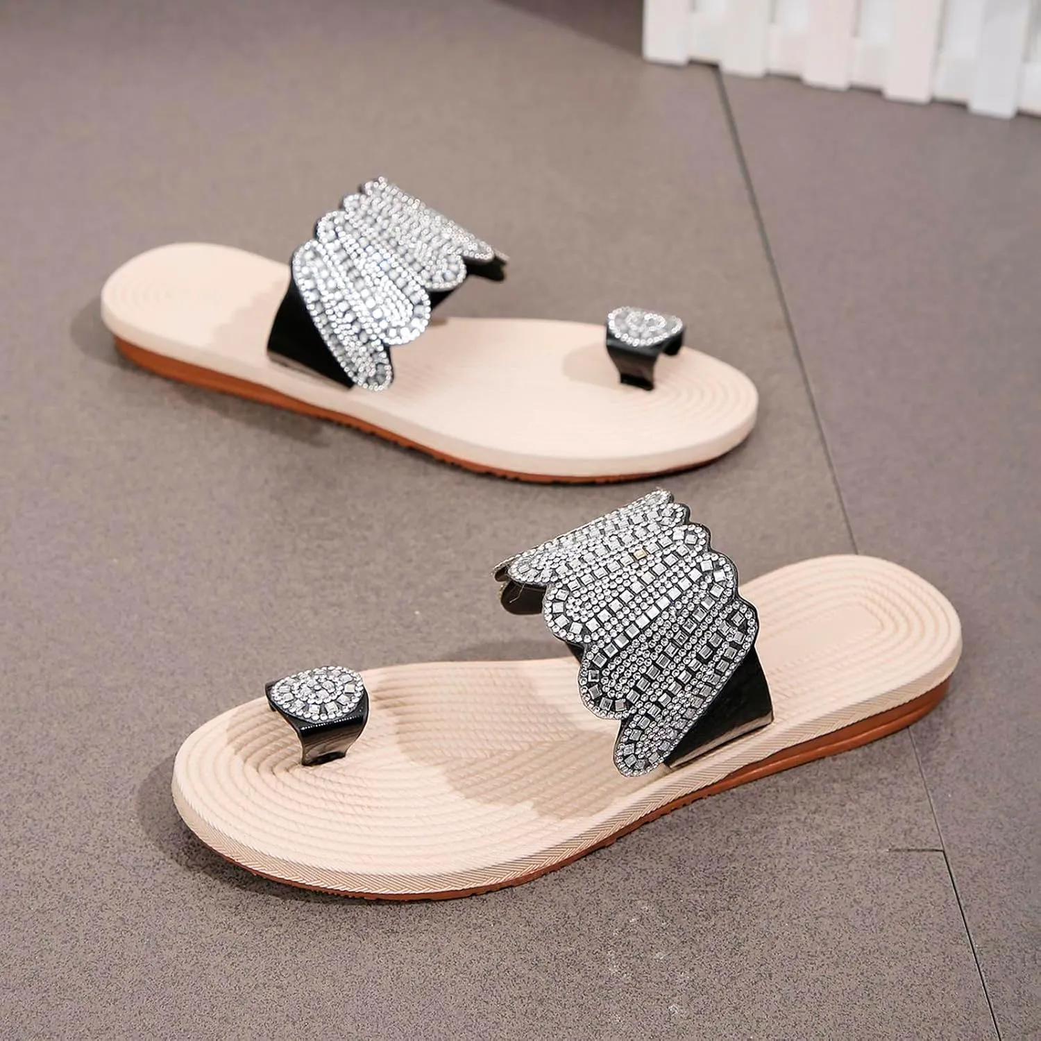 Women's Rhinestone Ring Toe Sandals 2025 New Flat Flip Flops Shoes Summer Beach Slides Sandal Casual Flip-Flip Slippers